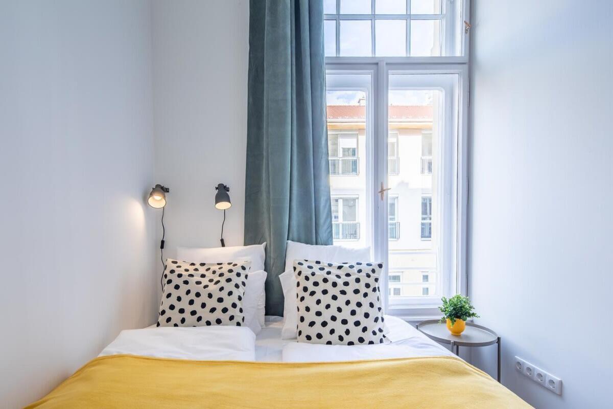Central - New - Easy Sleep Budapest Exterior foto